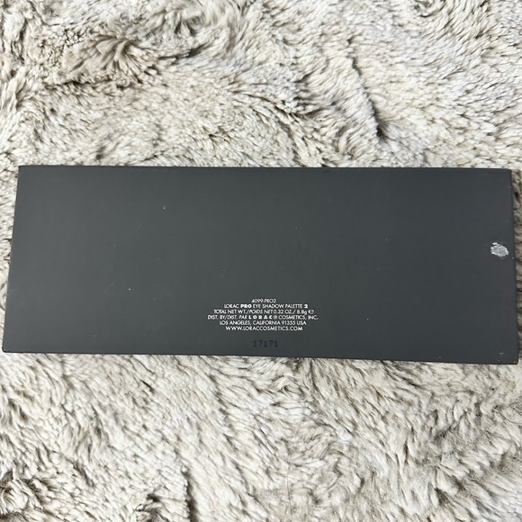 NEW Lorac Pro Eyeshadow Palette - Picture 3 of 3